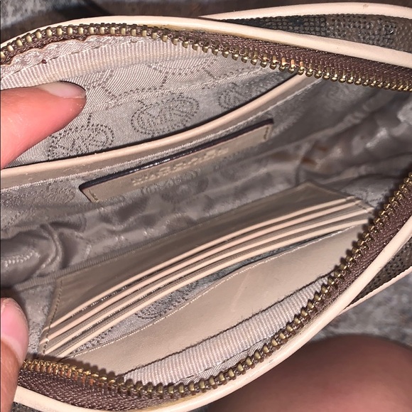 Brown and Gold MK Jet Set Crossbody Purse. - Picture 5 of 7